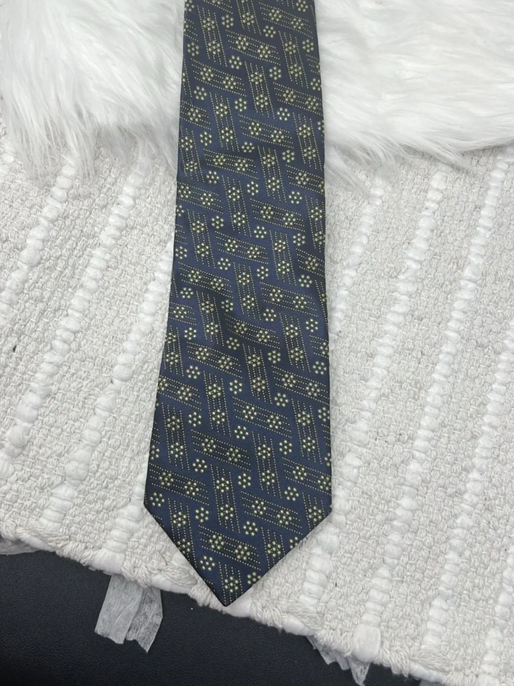 Bottega Veneta 100% Silk Geometric Tie Navy Yellow Made in Italy Luxury 3.5